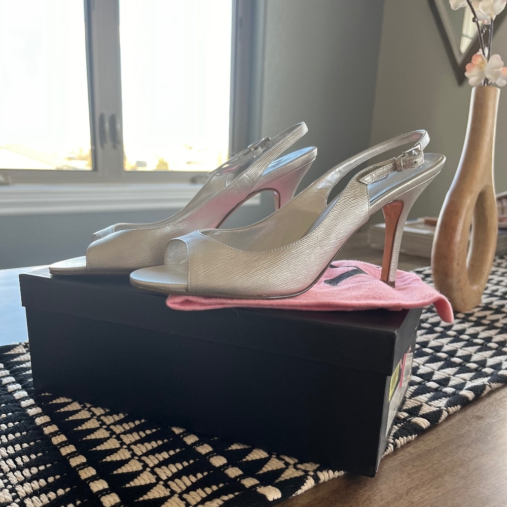 Nina silver peep toe pumps